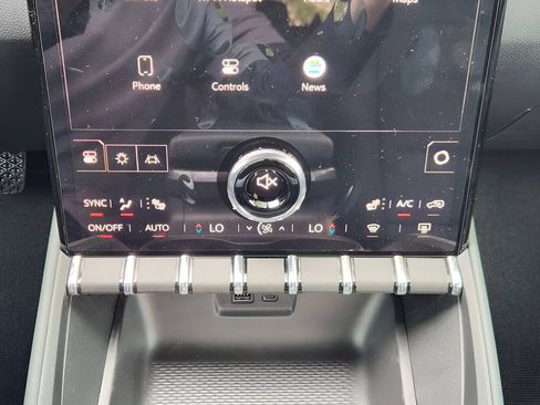 New 2026 GMC Terrain AT4 w/ Technology Package II AWD/4WD image 13