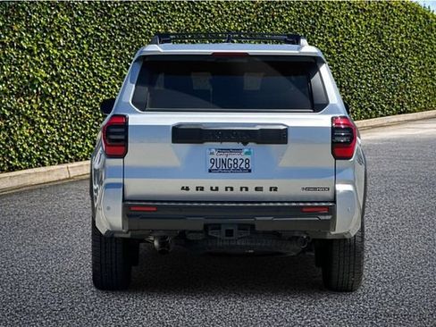 Used 2025 Toyota 4Runner TRD Off-Road Premium AWD/4WD image 5