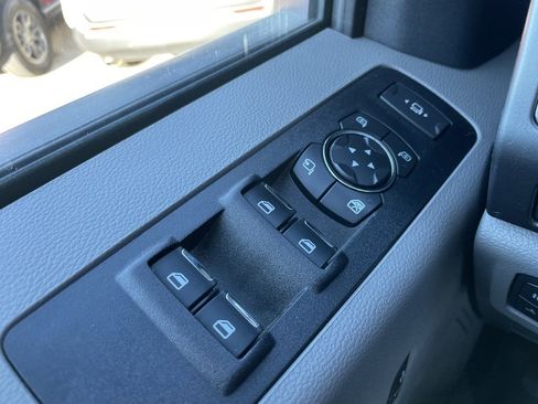 Used 2022 Ford F350 XLT w/ XLT Premium Package image 23