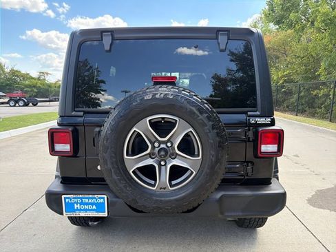 Used 2018 Jeep Wrangler Unlimited Sport S AWD/4WD image 4
