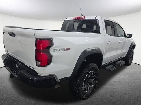 Used 2023 Chevrolet Colorado ZR2 AWD/4WD image 2