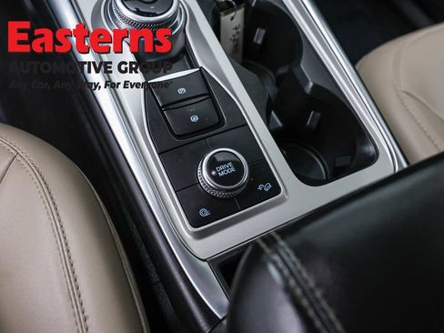 Used 2022 Ford Explorer XLT w/ Equipment Group 202A AWD/4WD image 20