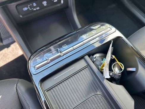 New 2025 Hyundai Tucson Limited image 31