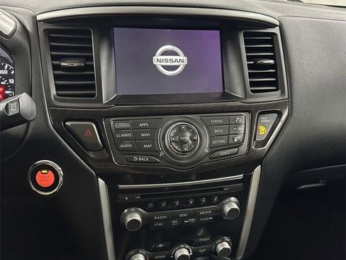 Used 2020 Nissan Pathfinder SL image 21