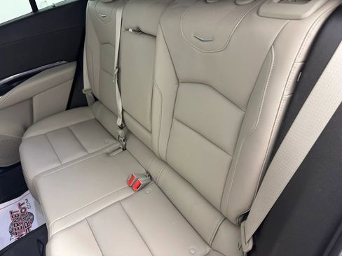 Used 2021 Cadillac XT4 Luxury w/ LPO, Onyx Sport Package image 40