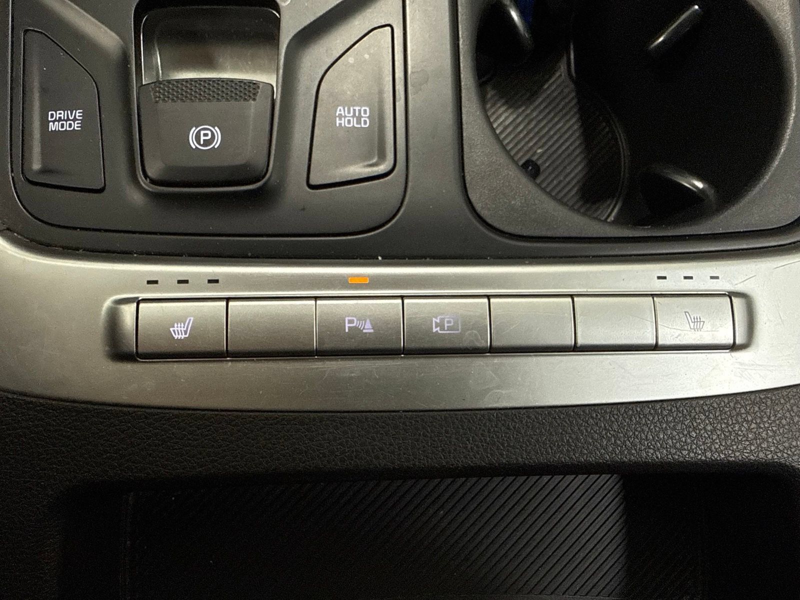 Used 2025 Kia Carnival FWD image 32
