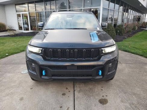 Used 2024 Jeep Grand Cherokee Trailhawk image 2