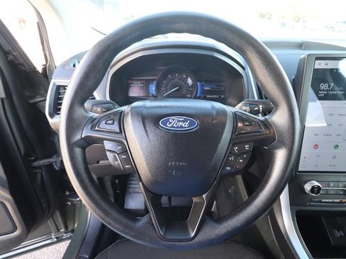 Used 2024 Ford Edge SE w/ Black Appearance Package image 17