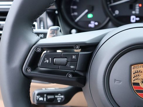 New 2026 Porsche Macan image 29