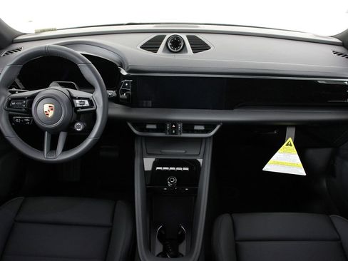 New 2026 Porsche Macan 4 Electric image 11