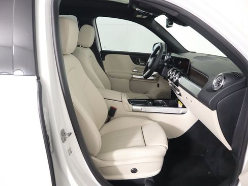 New 2026 Mercedes-Benz GLB 250 image 21
