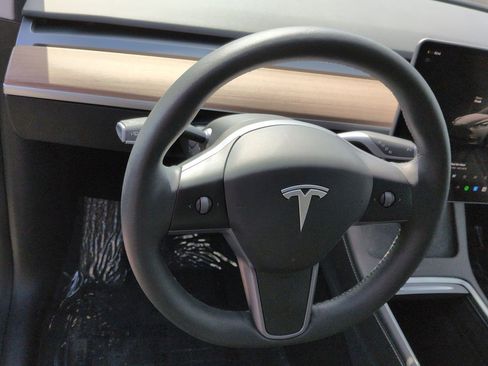 Used 2025 Tesla Model Y Long Range image 10
