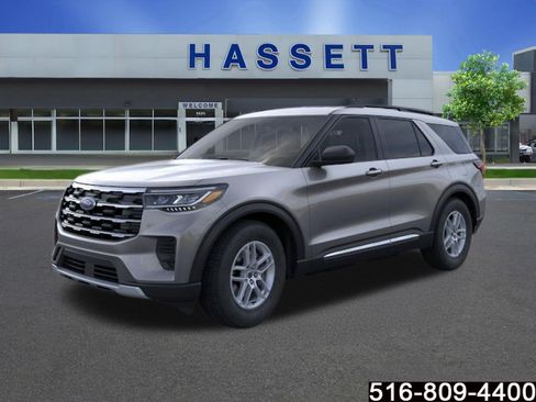 Used 2025 Ford Explorer Active AWD/4WD image 1