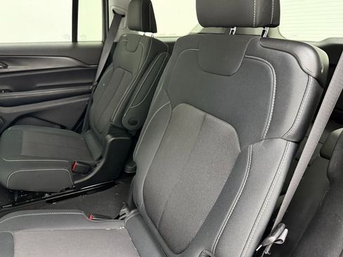 Used 2023 Jeep Grand Cherokee L Laredo image 10