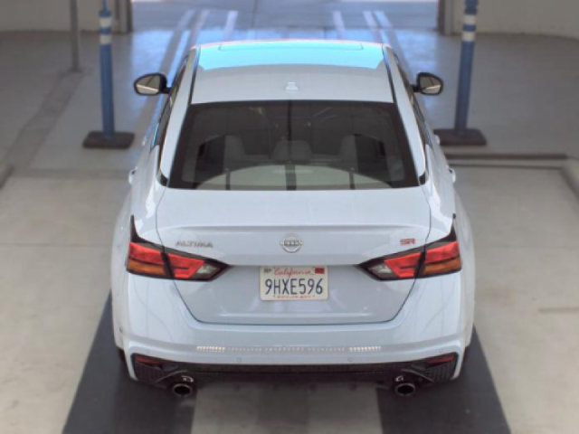 Used 2023 Nissan Altima 2.5 SR w/ SR Premium Package FWD image 5