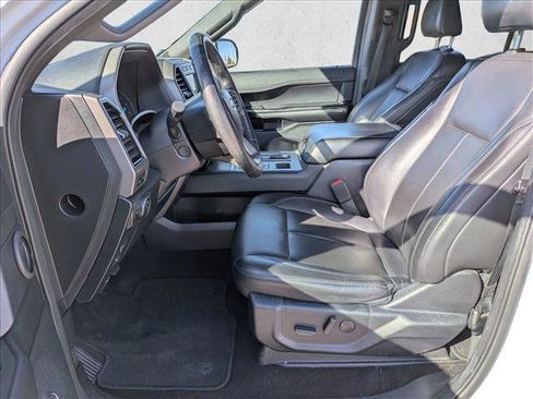 Used 2021 Ford Expedition XLT image 16