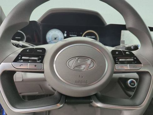 Used 2024 Hyundai Elantra SEL image 42