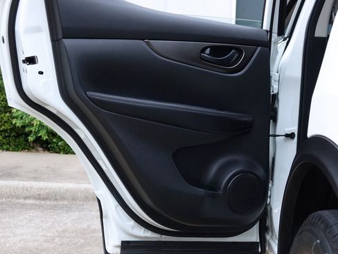 Used 2021 Nissan Rogue Sport S AWD/4WD image 37