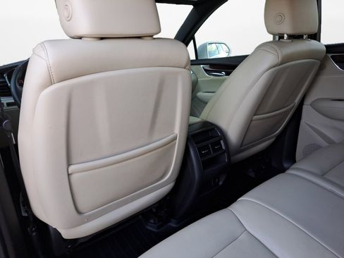 Used 2017 Cadillac XT5 Premium Luxury FWD image 13