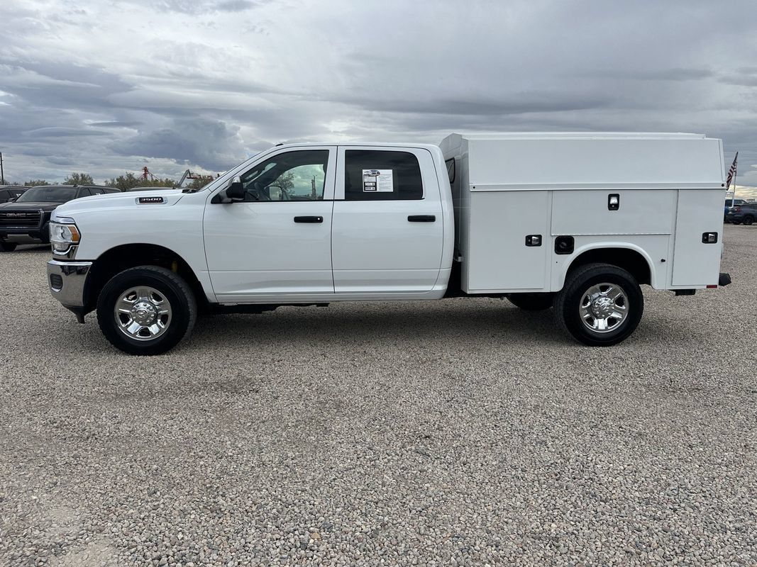 Used 2022 RAM 3500 Tradesman w/ Chrome Appearance Group AWD/4WD image 6