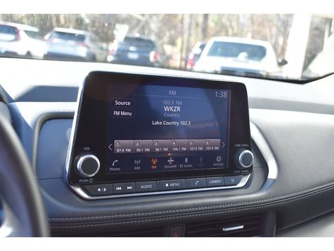 Used 2024 Nissan Rogue SV image 21