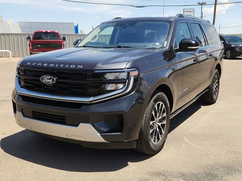Used 2025 Ford Expedition Max Platinum AWD/4WD image 1