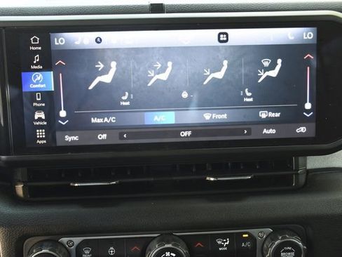 Used 2024 Jeep Wrangler Willys image 16