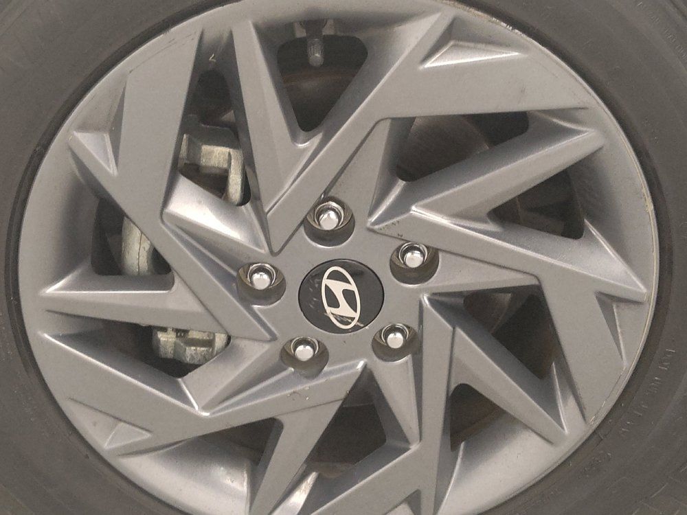 Used 2024 Hyundai Elantra SEL FWD image 31