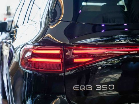 Used 2024 Mercedes-Benz EQB 350 4MATIC SUV image 9