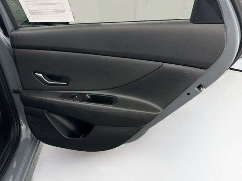 Used 2023 Hyundai Elantra SEL w/ Convenience Package FWD image 31