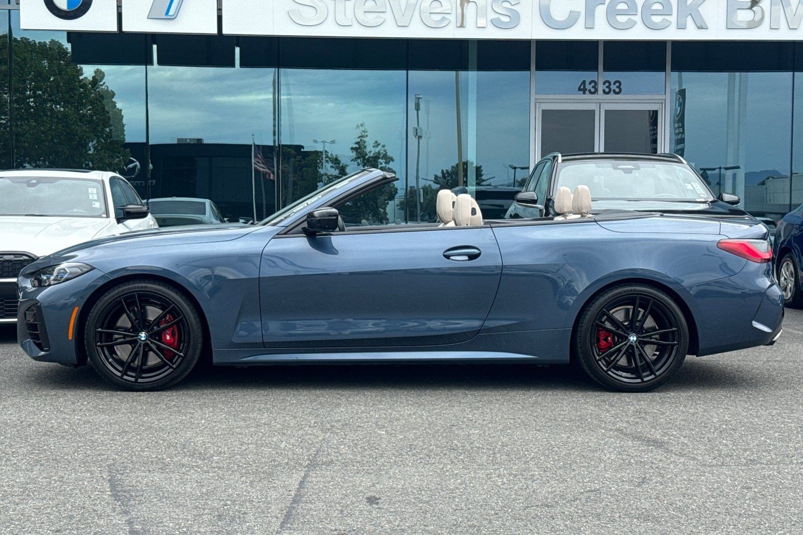 Used 2024 BMW M440i Convertible RWD image 2