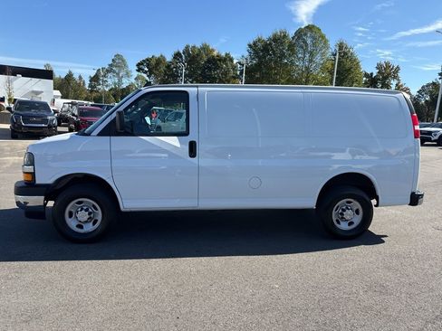 Used 2023 Chevrolet Express 2500 w/ Driver Convenience Package image 2