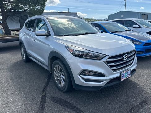 Used 2018 Hyundai Tucson SEL image 2