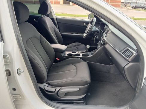 Used 2016 Kia Optima LX w/ LX Convenience Package FWD image 9