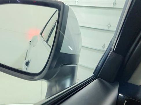 New 2025 Nissan Pathfinder SV image 13