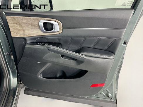 Used 2021 Kia Sorento SX Prestige image 37