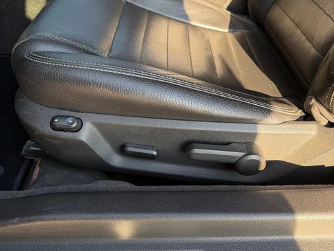 Used 2011 Ford Mustang GT Premium w/ Comfort Pkg RWD image 7