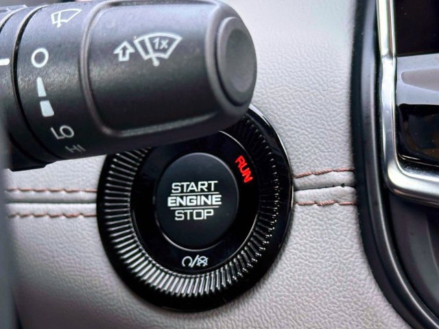 Used 2025 Jeep Compass Limited AWD/4WD image 26