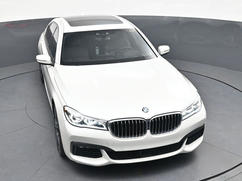 Used 2019 BMW 750i xDrive w/ Executive Package AWD/4WD image 28