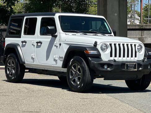Used 2018 Jeep Wrangler Unlimited Sport S AWD/4WD image 7