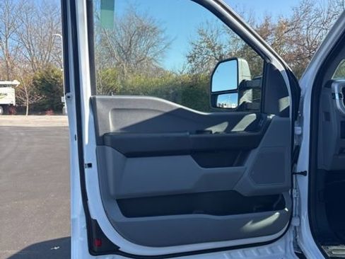 New 2026 Ford F550 4x4 SuperCab Super Duty w/ XL Chrome Package image 13