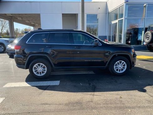 Used 2018 Jeep Grand Cherokee Laredo image 11