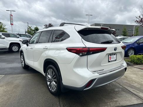 Certified 2020 Toyota Highlander Platinum AWD/4WD image 3
