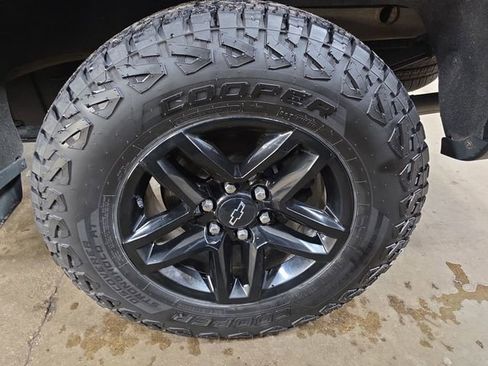 Used 2022 Chevrolet Silverado 1500 LT Trail Boss w/ Bed Protection Package AWD/4WD image 31