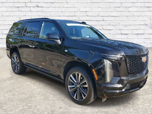Used 2025 Cadillac Escalade Sport AWD/4WD image 5