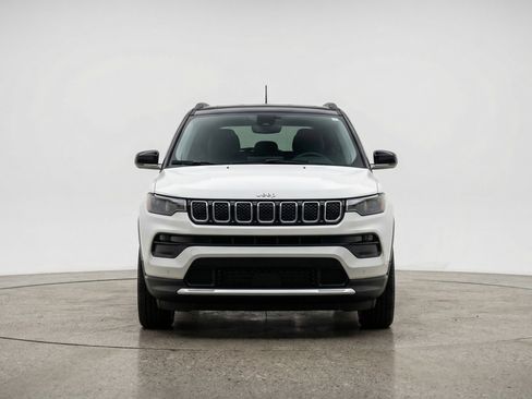 Used 2025 Jeep Compass Limited image 2