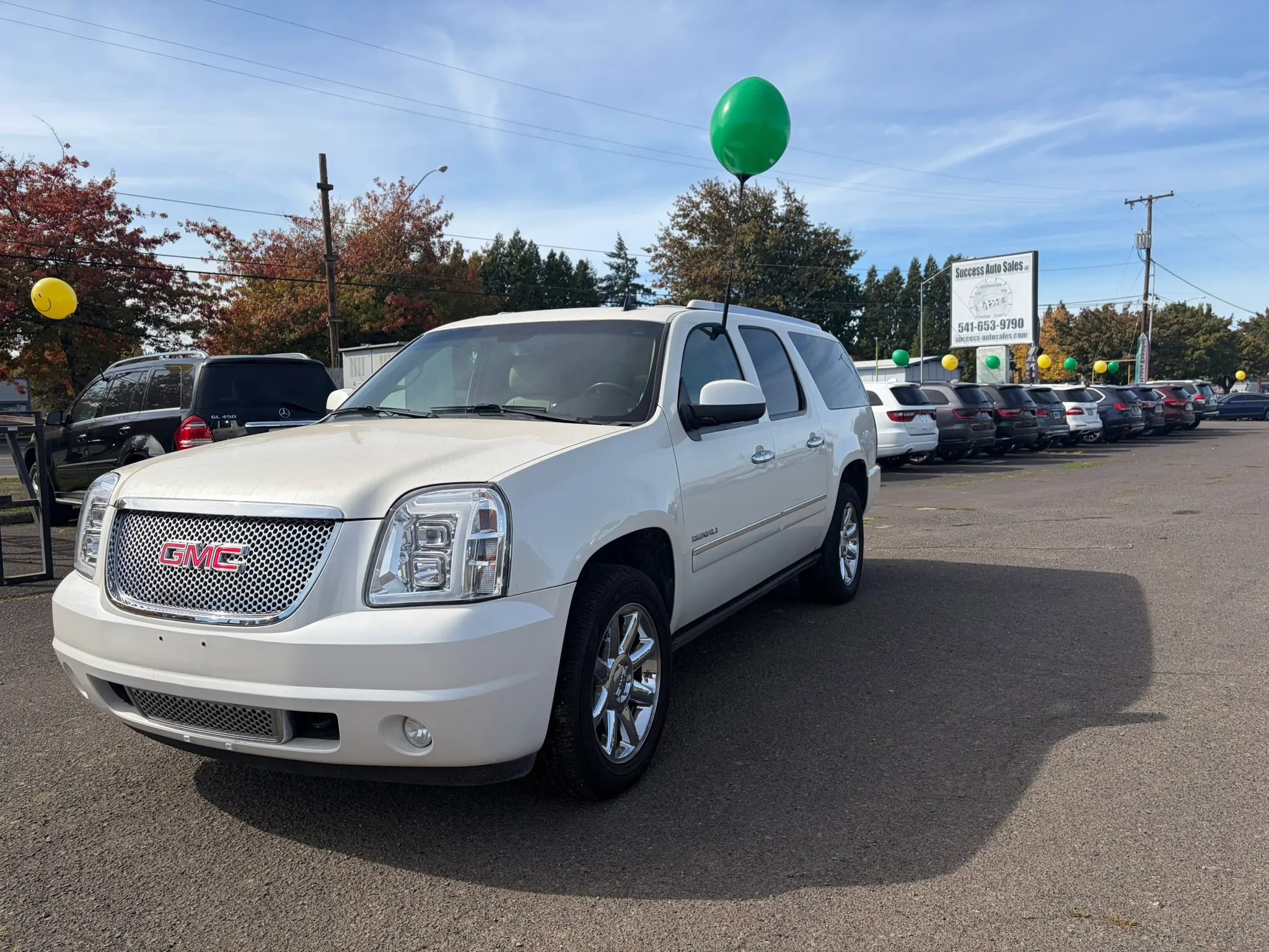 Used 2012 GMC Yukon XL Denali AWD/4WD image 7