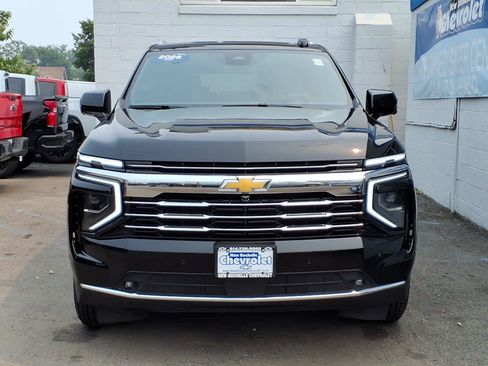 Used 2026 Chevrolet Suburban LT w/ Comfort Package AWD/4WD image 2