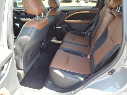 Used 2025 Subaru Forester Touring w/ Popular Package - Touring AWD/4WD image 23