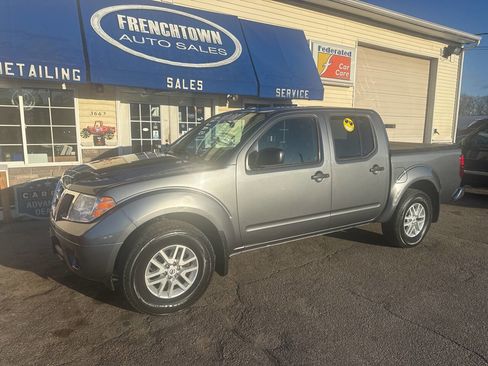 Used 2017 Nissan Frontier SV image 13